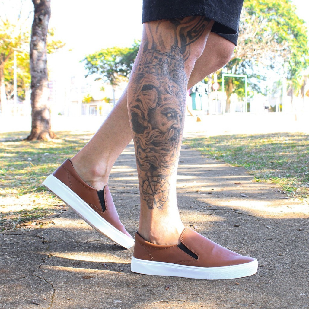 Tenis Slip On Iate Casual Caramelo Sapatenis Sem Cadarço Moderno Leve Macio Confortavel + Relógio